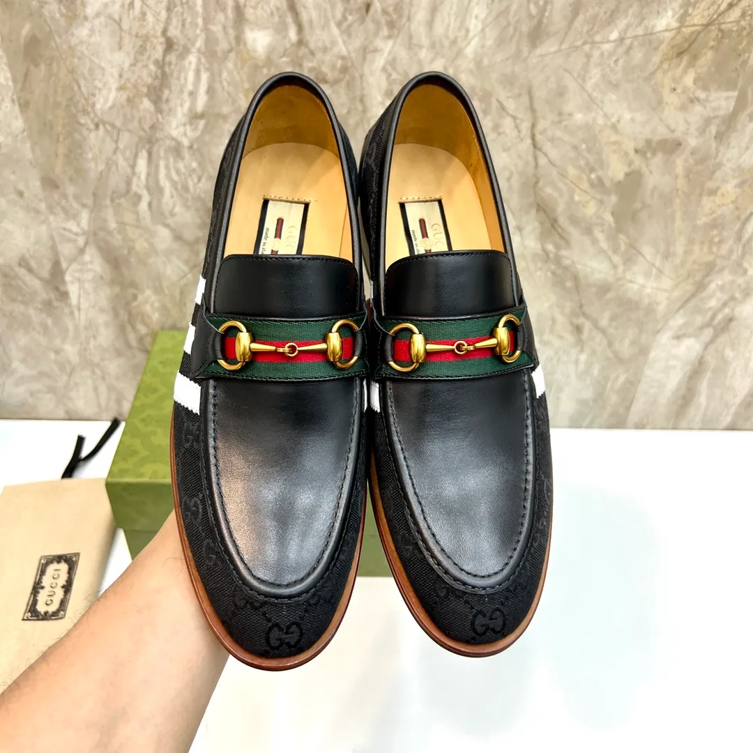 Original leather outsole P900 Brand: Co-branded Adidas｜GUCCI (Gucci) Standard code: Men's size 38–44 (45/46 can be customized) Grade: Same style as the official website Original quality Material: Original cowhide Leather lining Original leather outsole Style category: Men's fashionable casual leather shoes Distinguished big-name luxury elements top luxury Color: Actual picture